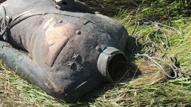 В Польше вандалы унесли с кладбища и обезглавили скульптуру маршала Рокоссовского  