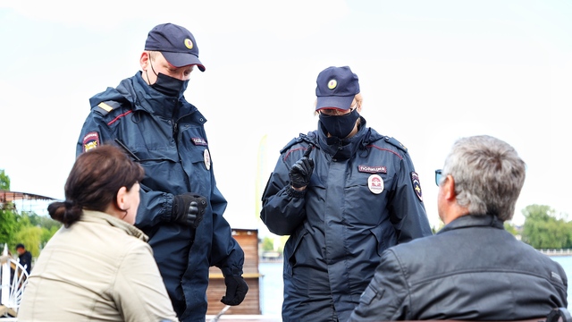 Чиновники и полиция усилят контроль за ношением масок в общественных местах Калининградской области