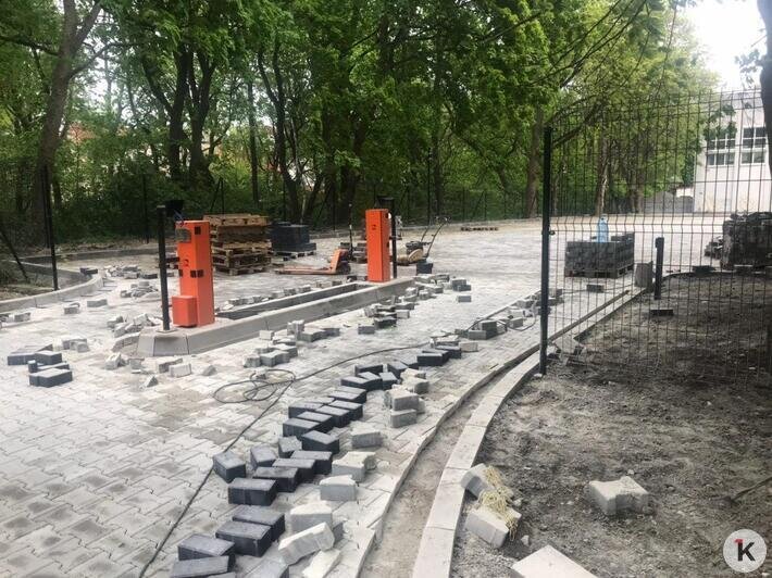 В центре Калининграда построили новую парковку для сотрудников полиции (фото) - Новости Калининграда | Фото: Анастасия Кондратьева / "Клопс"