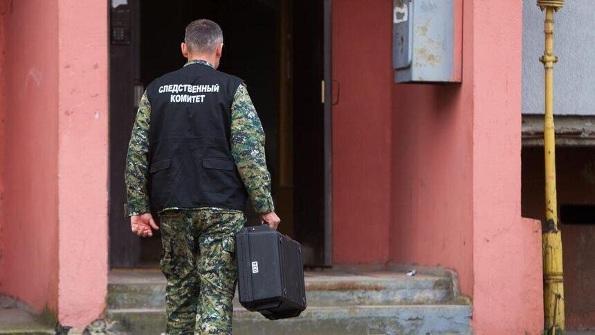 Калининградцы обнаружили в сарае у дома пожилую родственницу с ножом в шее - Новости Калининграда | Архив "Клопс"
