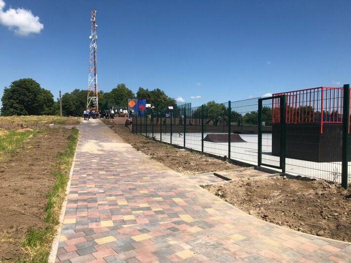 Скалодром, лодочная станция и велодорожки: в Багратионовске благоустраивают парк у озера   - Новости Калининграда | Фото: "Клопс"