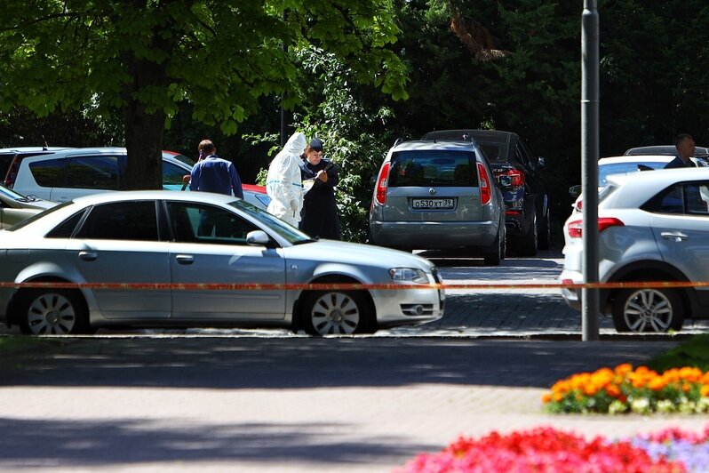 Около драмтеатра в Калининграде нашли и обезвредили противопехотную мину (фото) - Новости Калининграда | Фото: Александр Подгорчук / "Клопс"