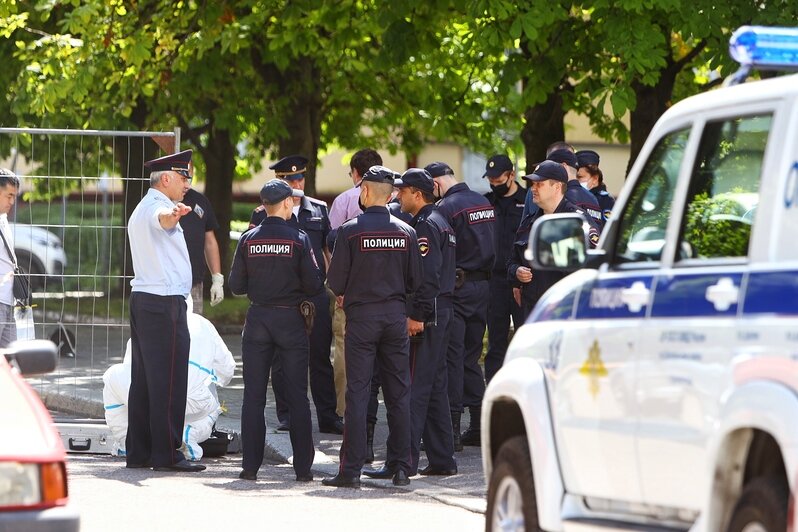 Около драмтеатра в Калининграде нашли и обезвредили противопехотную мину (фото) - Новости Калининграда | Фото: Александр Подгорчук / "Клопс"