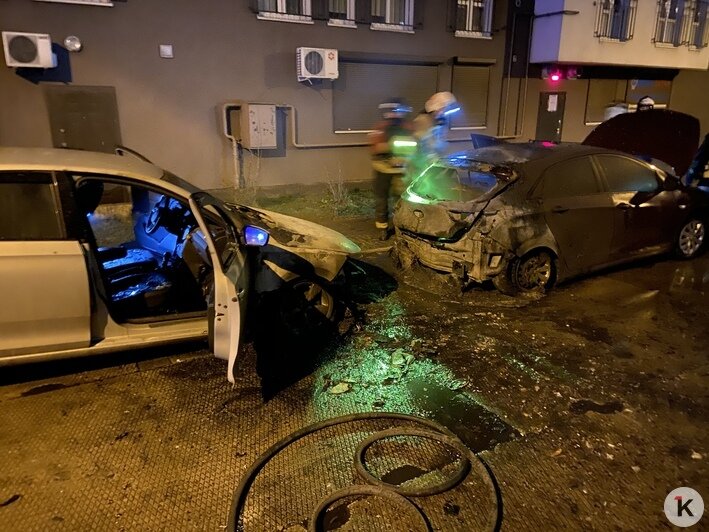 "Со Škoda огонь перекинулся на Hyundai": пожар на улице Горького сняли на видео - Новости Калининграда | Фото очевидца