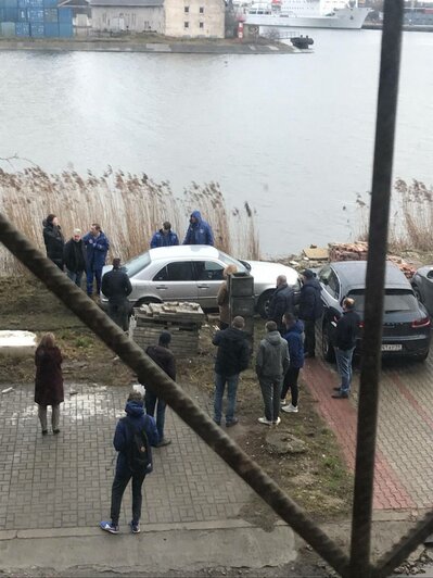 В Калининграде пьяный водитель протаранил Porsche и едва не съехал в Преголю (фото) - Новости Калининграда | Фото: очевидец