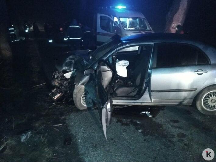 В Гурьевском районе Toyota врезалась в припаркованный Volkswagen, пострадал двухлетний мальчик (фото) - Новости Калининграда | Фото очевидца