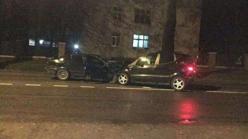 На ул. Емельянова пьяная водитель BMW выехала на встречку и столкнулась с Mercedes - Новости Калининграда | Фото: пресс-служба регионального УМВД