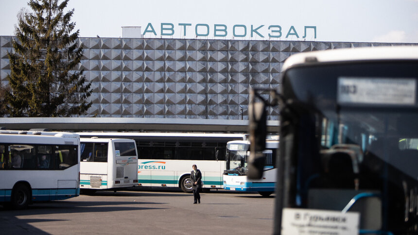 После закрытия границ автовокзал Калининграда продолжил продавать билеты на автобусы в Польшу и Литву - Новости Калининграда | Архив "Клопс"