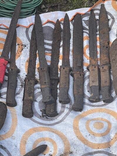 У жителя Светлого в сарае нашли склад оружия и боеприпасов времён войны (фото, видео) - Новости Калининграда | Фото: пресс-служба регионального УМВД