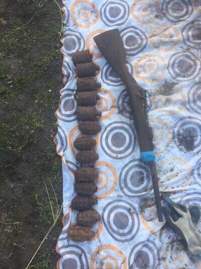 У жителя Светлого в сарае нашли склад оружия и боеприпасов времён войны (фото, видео) - Новости Калининграда | Фото: пресс-служба регионального УМВД