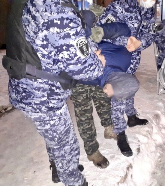 Трое мужчин ворвались в квартиру калининградки и напали на неё с ножом - Новости Калининграда | Фото: пресс-служба управления Росгвардии по Калининградской области