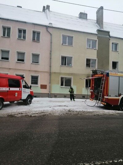 На Аллее Смелых из-за пожара в жилом доме эвакуировали десять человек (фото) - Новости Калининграда | Фото: очевидец