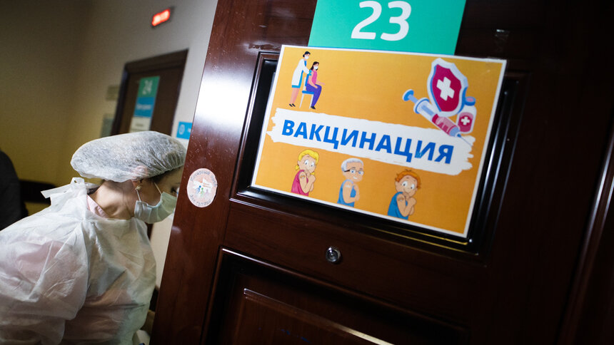В Калининградской области жителей сёл старше 65 лет будут возить на вакцинацию от COVID-19 - Новости Калининграда | Фото: архив "Клопс"