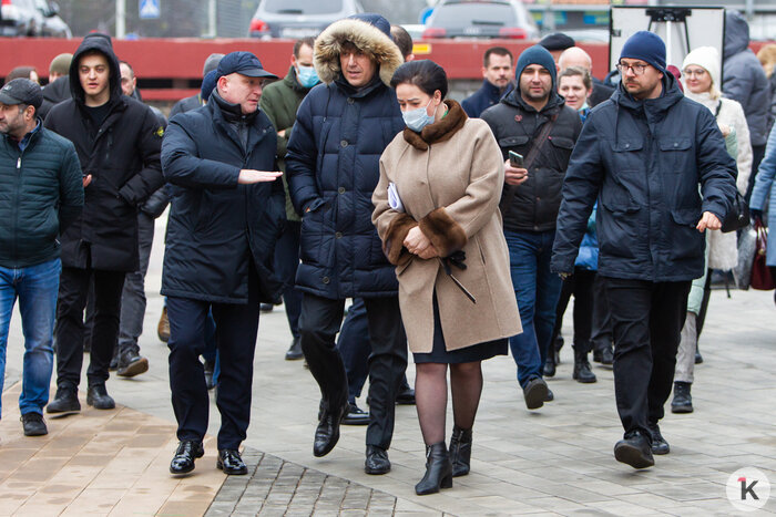 "Будем Дятловой тестировать плитку": пять цитат сити-менеджера на проверке сквера Рокоссовского - Новости Калининграда | Фото: Александр Подгорчук/"Клопс"